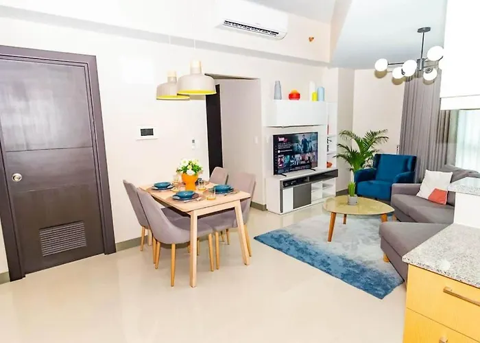 At Uptown Parksuites Ii Uptown Bgc Manila