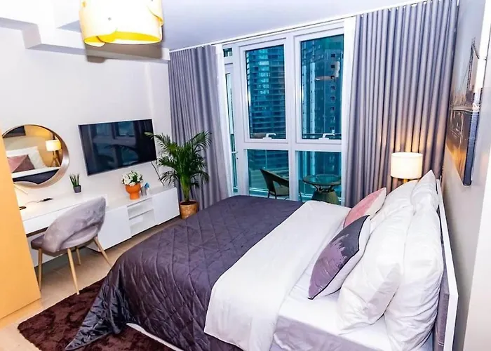 At Uptown Parksuites Ii Uptown Bgc * Manila