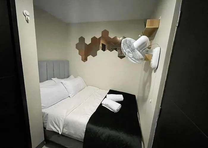 At Uptown Parksuites Ii Uptown Bgc Manila